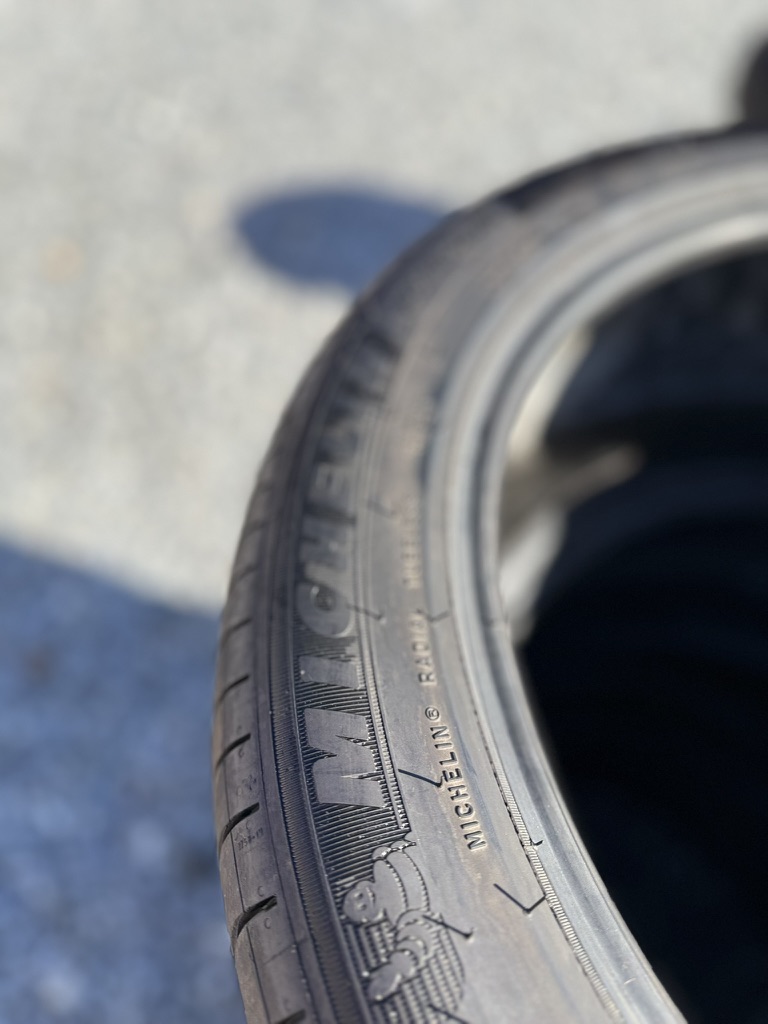 4 stk. Michelin e.Primacy 235/45 R20 med 6 mm mønster