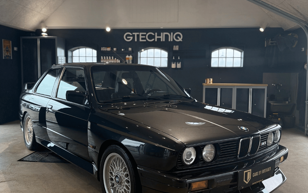 BMW M3 E30 (1989)