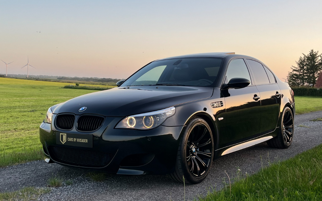 BMW M5 E60 – hvordan endte BMW med at bygge en V10-familiebil?