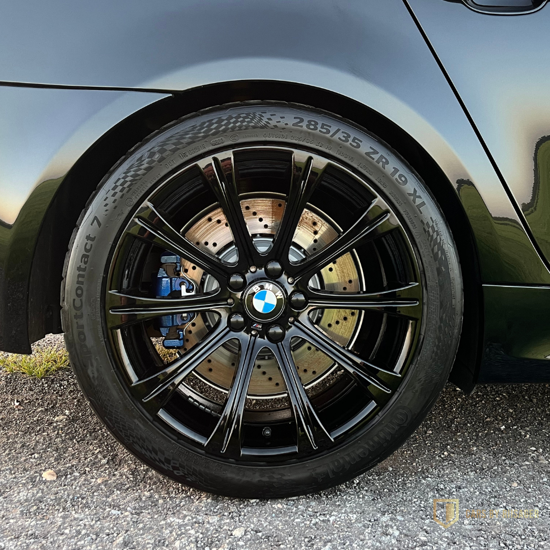 bmw-m5-e60-smedede-faelge-bremser Store bremser og brede dæk er nødvendige, når 507 hk skal omsættes til køreglæde.