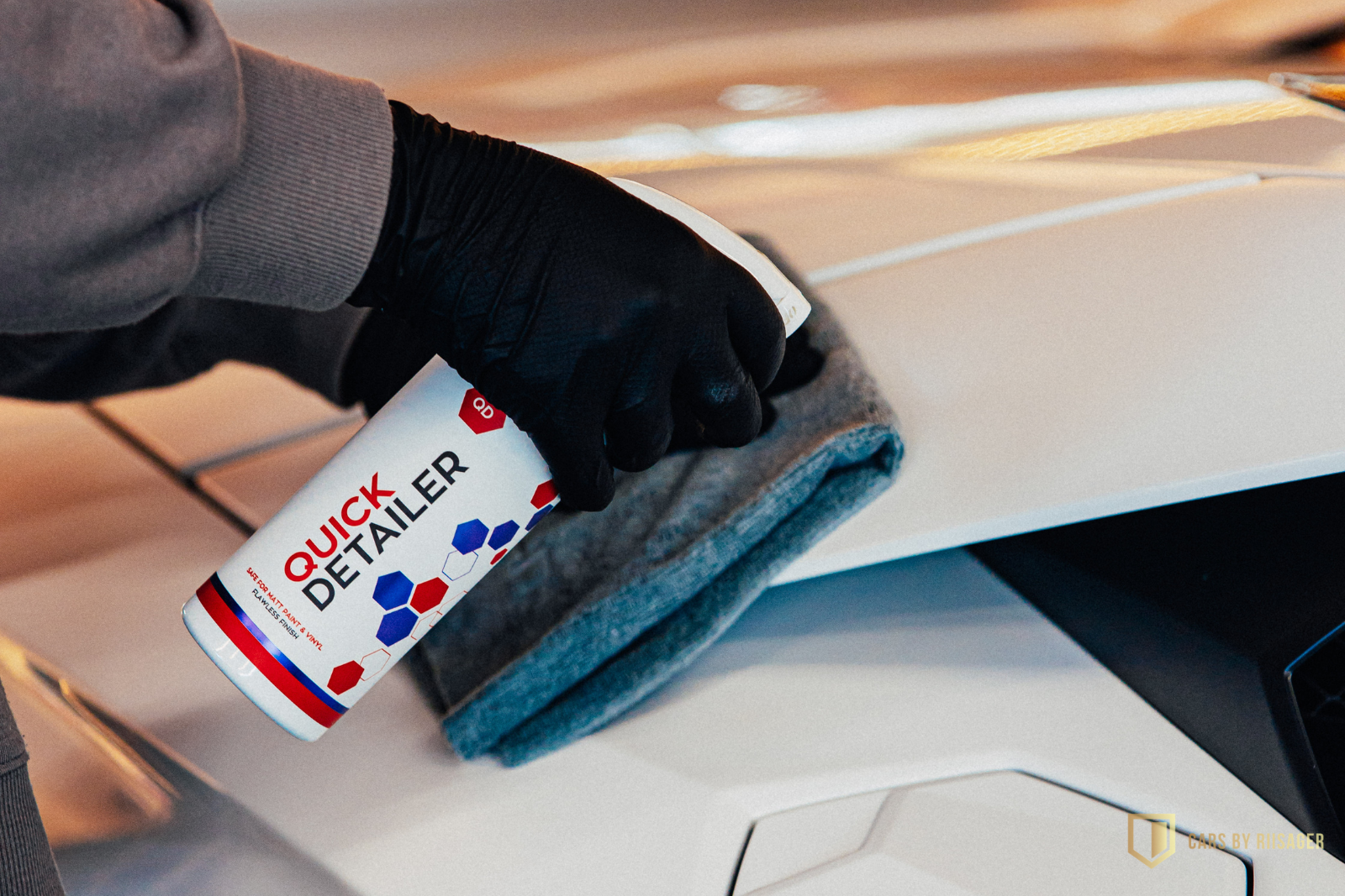 Gtechniq Quick Detailer giver ekstra glans og en glat finish efter bilvask.