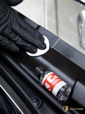 Gtechniq C4 Permanent Trim Restorer med applikator til coating af udvendig plast