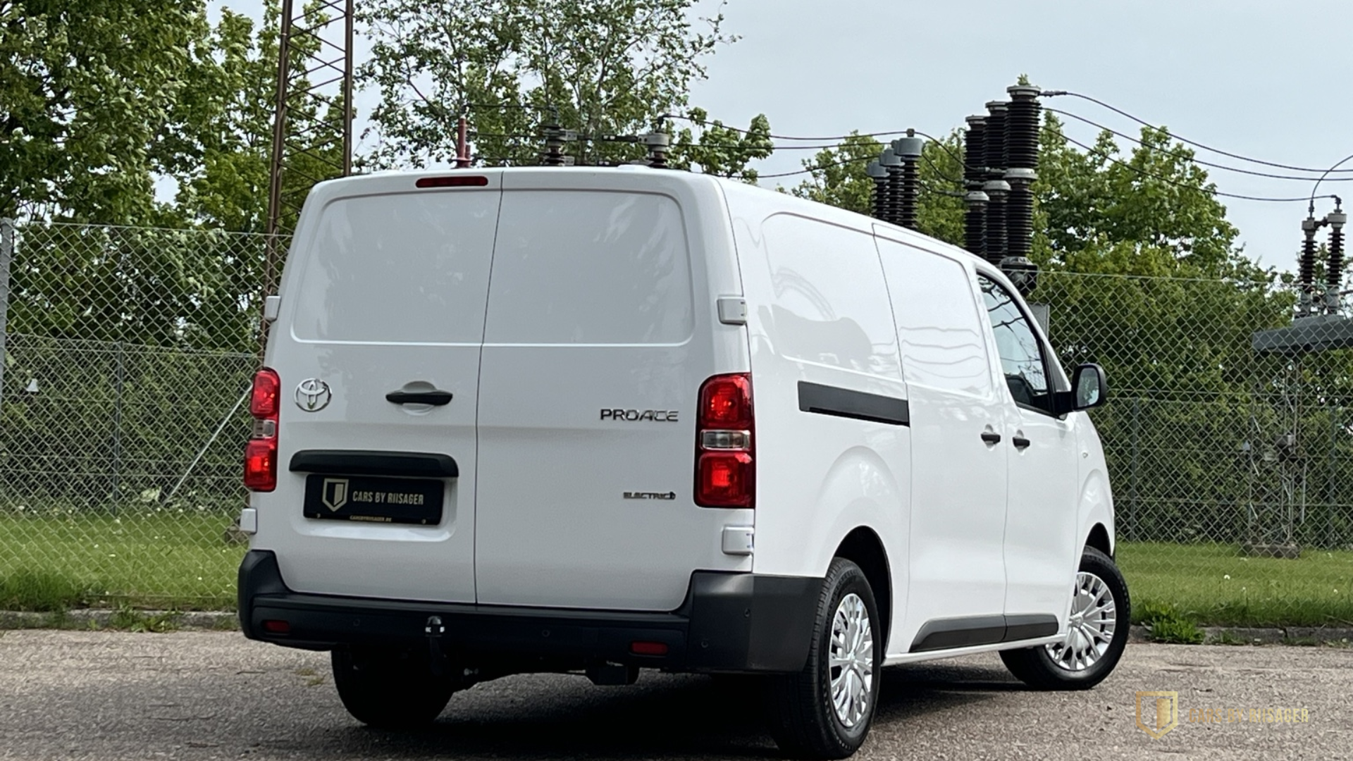 Toyota Proace Electric bagfra – rummelig elektrisk varebil til erhverv